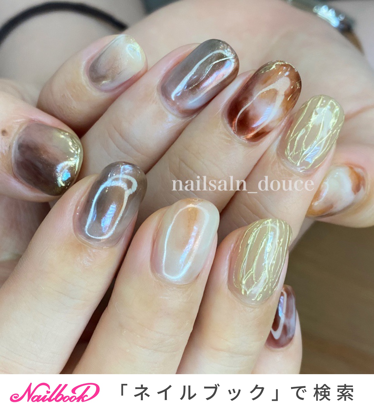 ニュアンス グレージュ メタリックのネイルデザイン ネイルブック