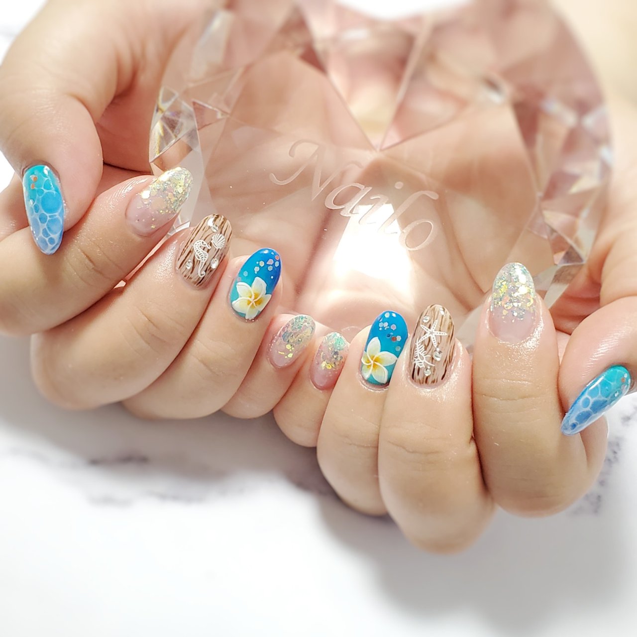 夏 海 リゾート フラワー 水滴 Nailsalon Nailoのネイルデザイン No ネイルブック