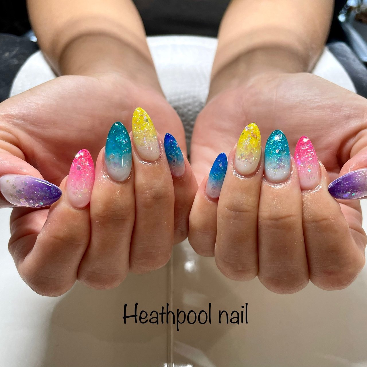 ハンド グラデーション ホログラム ラメ ホワイト Heathpoolnailのネイルデザイン No ネイルブック