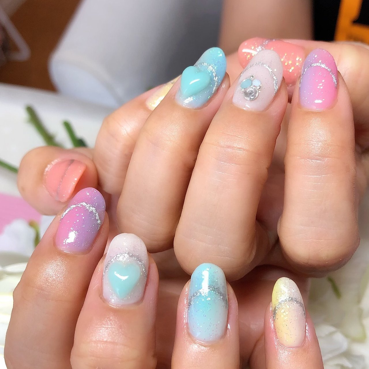 夏 オールシーズン ハンド グラデーション ラメ Nail Room Souvenirのネイルデザイン No ネイルブック