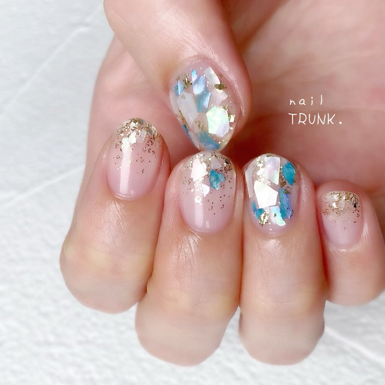 夏 ハンド ラメ シェル ホワイト Nail Trunkのネイルデザイン No ネイルブック