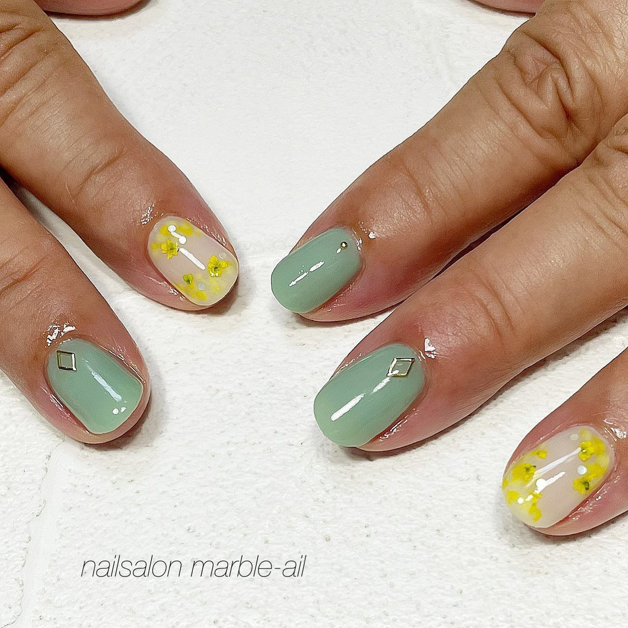 オールシーズン ハンド 押し花 ショート ベージュ 葛西 マーブルアイル Nailsalon Marble Ail のネイル デザイン No ネイルブック