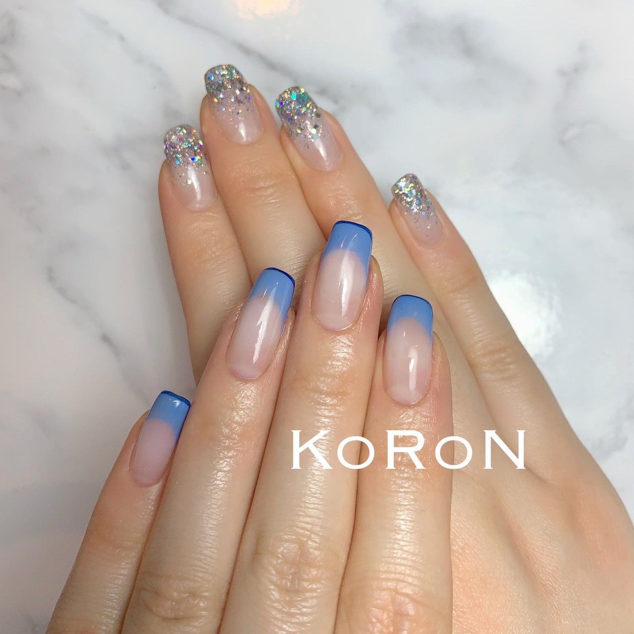 フレンチ 変形フレンチ グラデーション ラメ 水色 Koron Nailのネイルデザイン No ネイルブック