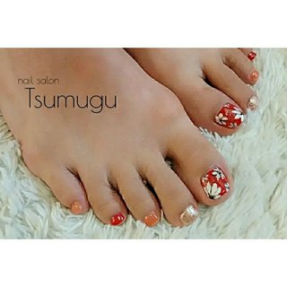 21年 新着順 レッド ゴールド ペディキュアのネイルデザイン ネイルブック