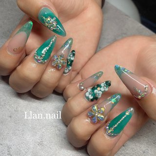 冬 フラワー スカルプチュアのネイルデザイン ネイルブック