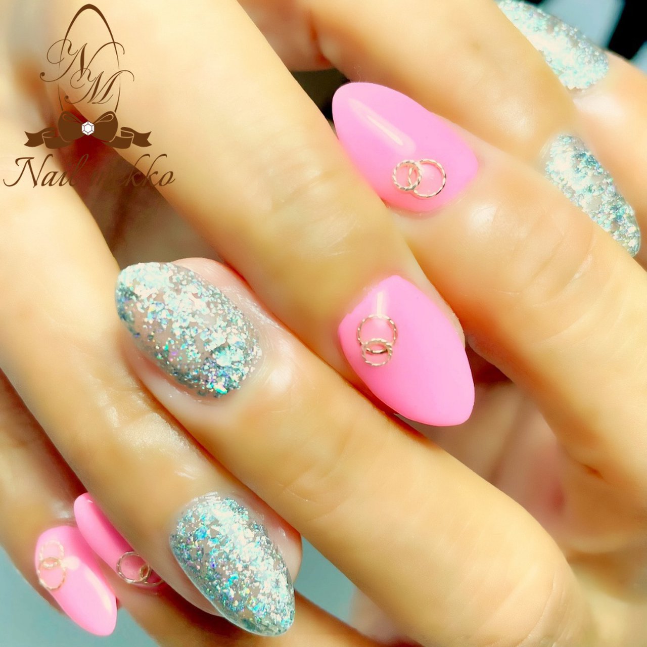 ワンカラー ホイル ピンク シルバー ネオンカラー Nail Mekkoのネイルデザイン No ネイルブック