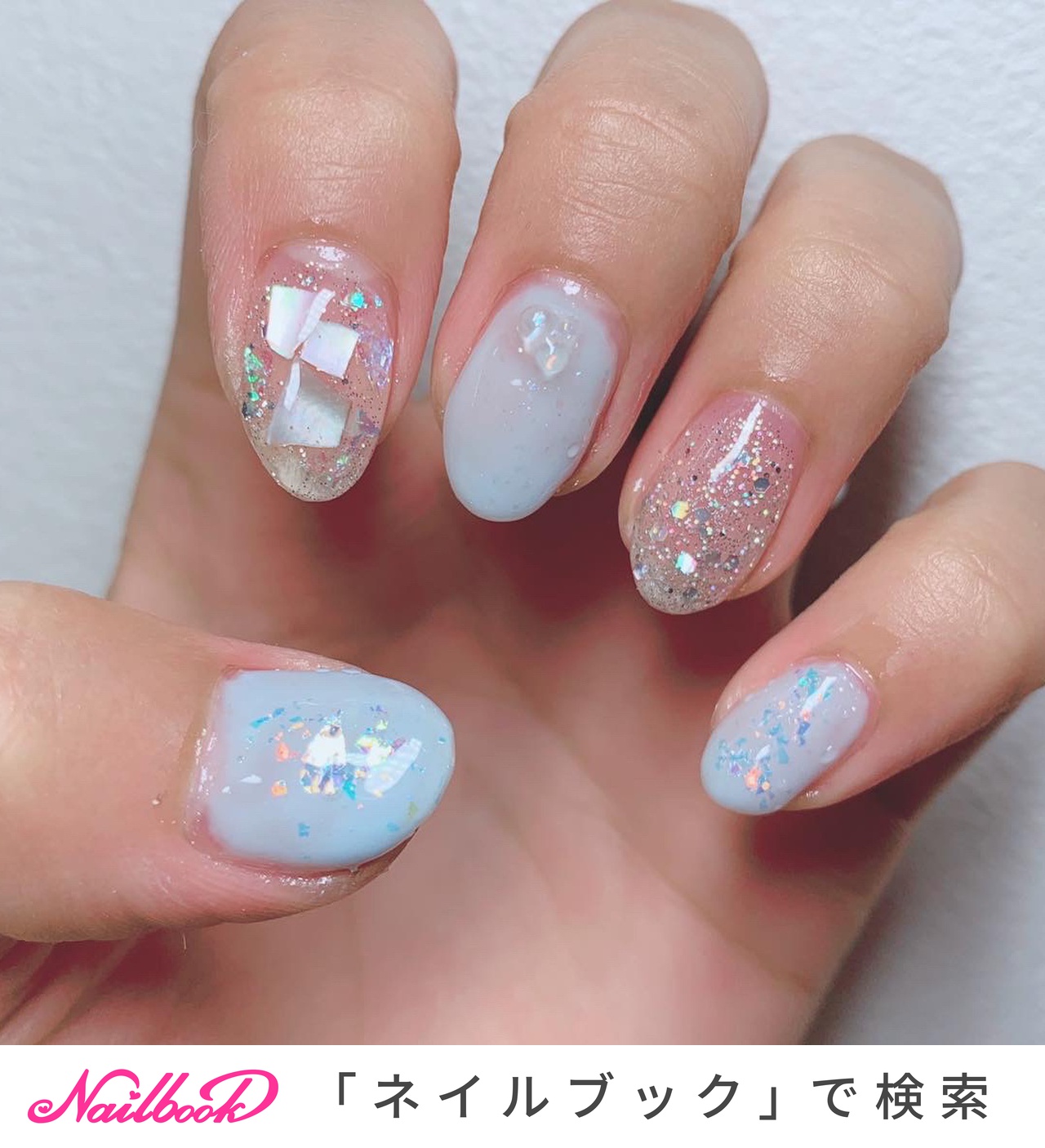 ホワイト 水色 ホロネイルのネイルデザイン ネイルブック