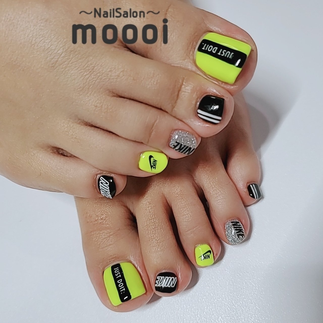 夏 フット シンプル ワンカラー ブランド柄 Nailsalon Moooiのネイルデザイン No ネイルブック