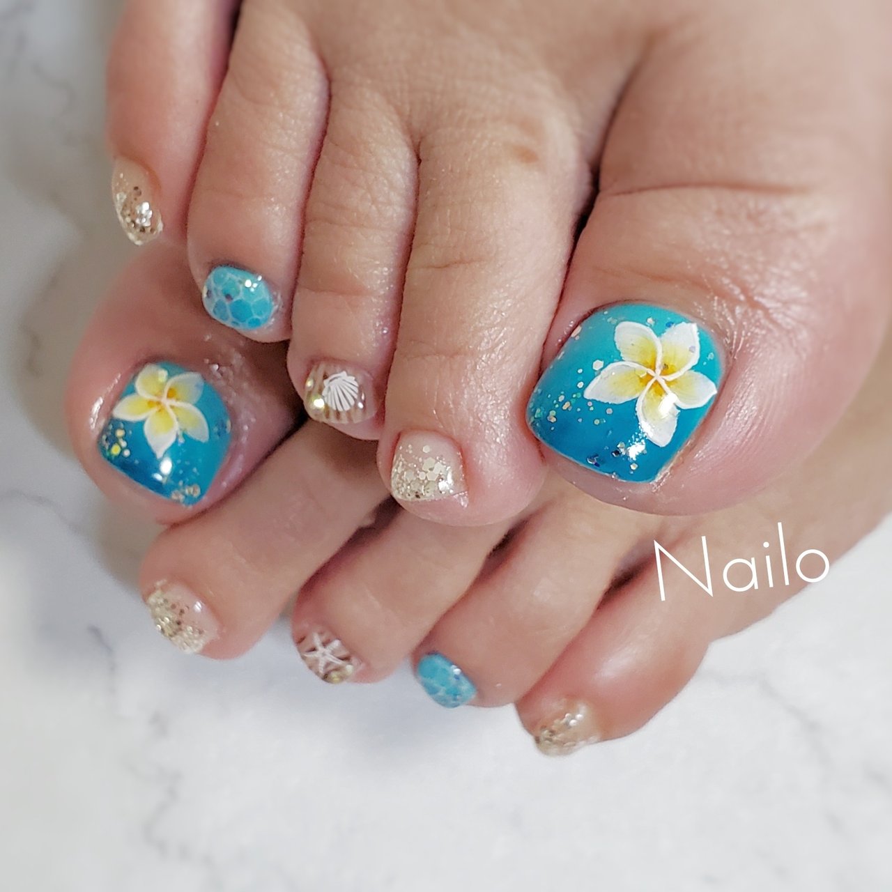 夏 海 リゾート ラメ フラワー Nailsalon Nailoのネイルデザイン No ネイルブック