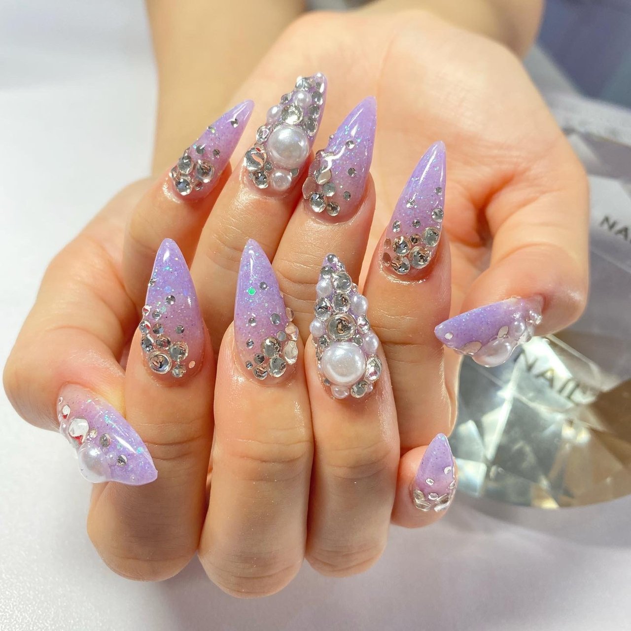 オールシーズン ハンド グラデーション ラメ パール Tiara Nailのネイルデザイン No ネイルブック