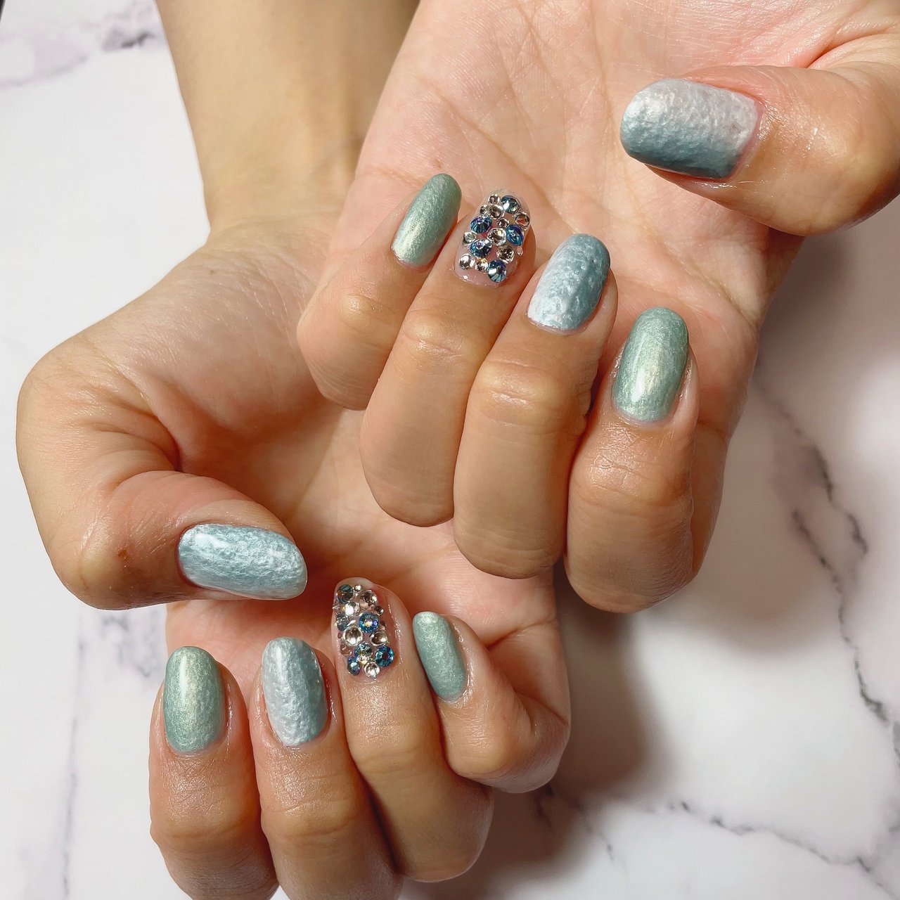 夏 ハンド シンプル ミディアム ブルー Nail 𝐴𝑠 ｱｽ のネイルデザイン No ネイルブック