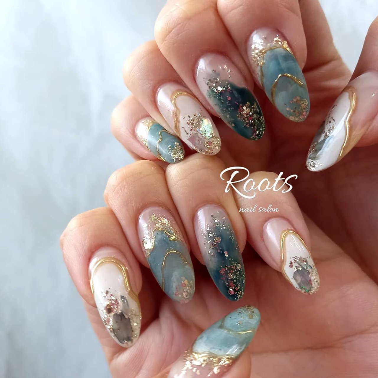 夏 ハンド ホログラム ラメ シェル Mariのネイルデザイン No ネイルブック