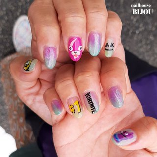 ターコイズ ネオンカラーのネイルデザイン ネイルブック