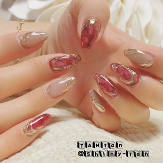 レッド スモーキーのネイルデザイン ネイルブック