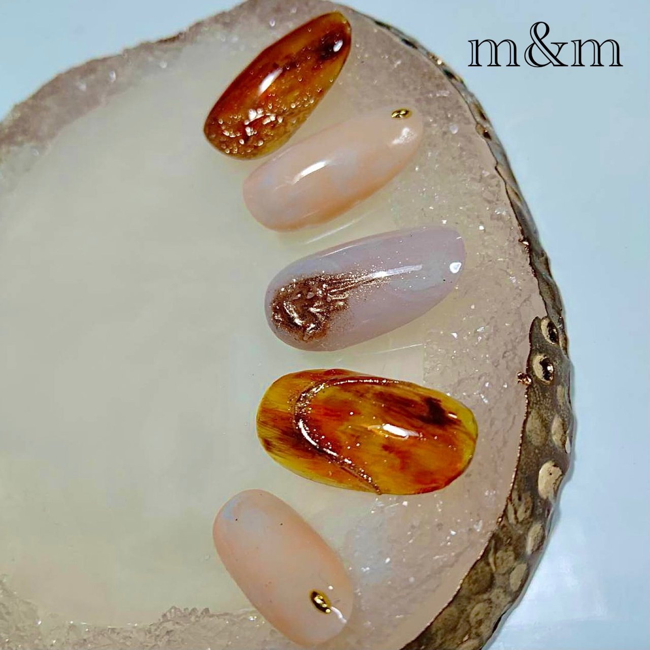 秋 ハンド ベージュ ブラウン ネイルチップ Nail Salon M Mのネイルデザイン No ネイルブック