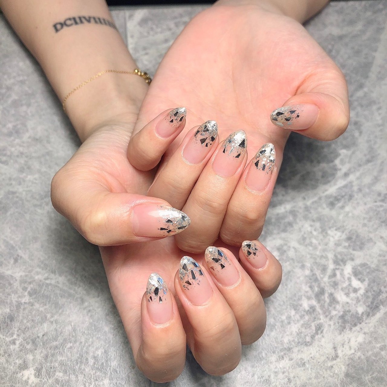 オールシーズン ハンド シンプル ホログラム ラメ あやののネイルデザイン No ネイルブック