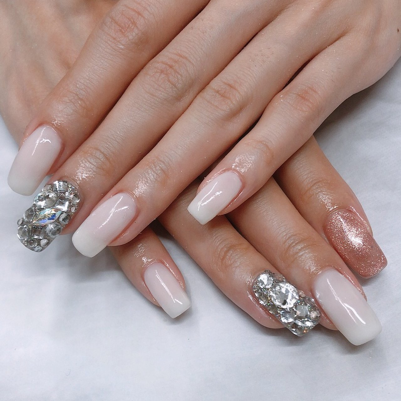 ホワイト/ピンク/シルバー - 💎crystal R ~nail salon~のネイル  