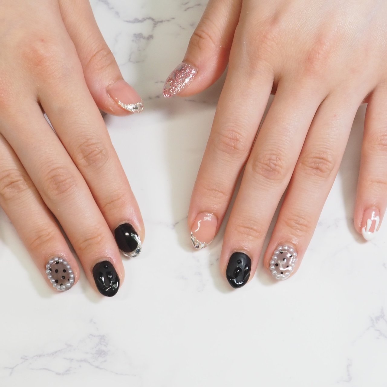 変形フレンチ ラメ ブランド柄 ピンク ブラック Nail K のネイルデザイン No ネイルブック