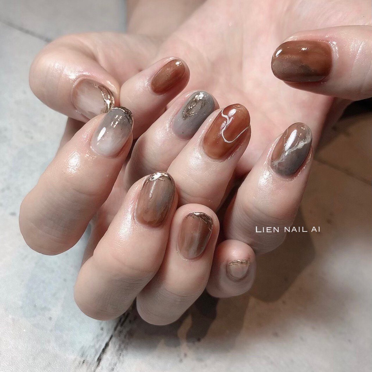 秋/ハンド/ニュアンス/ミラー/ブラウン - I.のネイルデザイン[No  