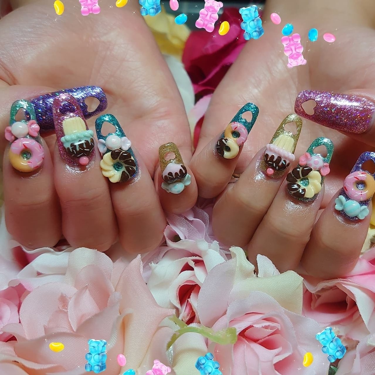 オールシーズン/ハンド/ラメ/くりぬき/3D - Mnailのネイル