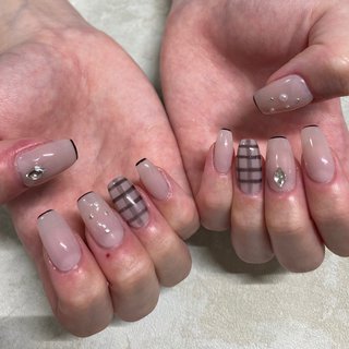 ベージュ ピンク ブラックのネイルデザイン ネイルブック