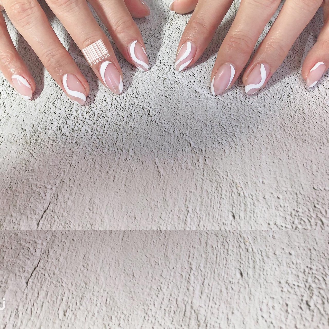 夏 オールシーズン ハンド マット ホワイト 𝐧𝐚𝐢𝐥 𝐛𝐚𝐬𝐞 𝗙𝗨𝗡𝗖𝗢𝗗𝗘 ﾌｧﾝｺ ﾄﾞ のネイル デザイン No ネイルブック