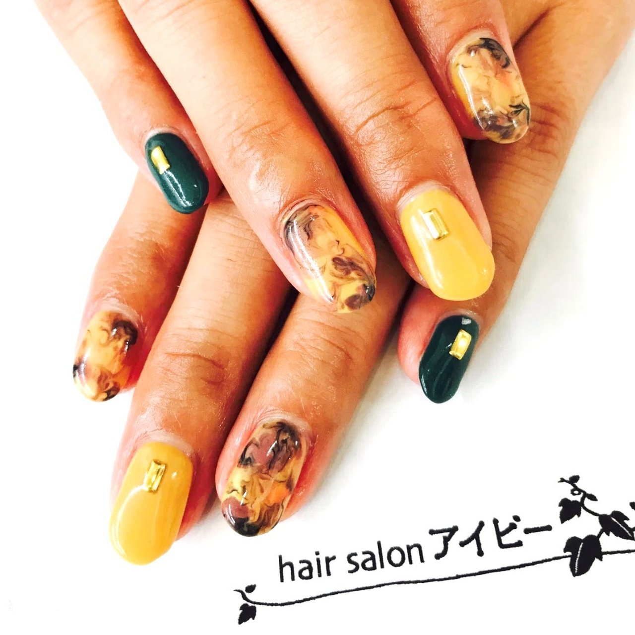 秋 冬 ハンド ワンカラー マーブル Ivy Nail Salonのネイルデザイン No ネイルブック