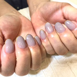 ショート グレージュ 細フレンチのネイルデザイン ネイルブック