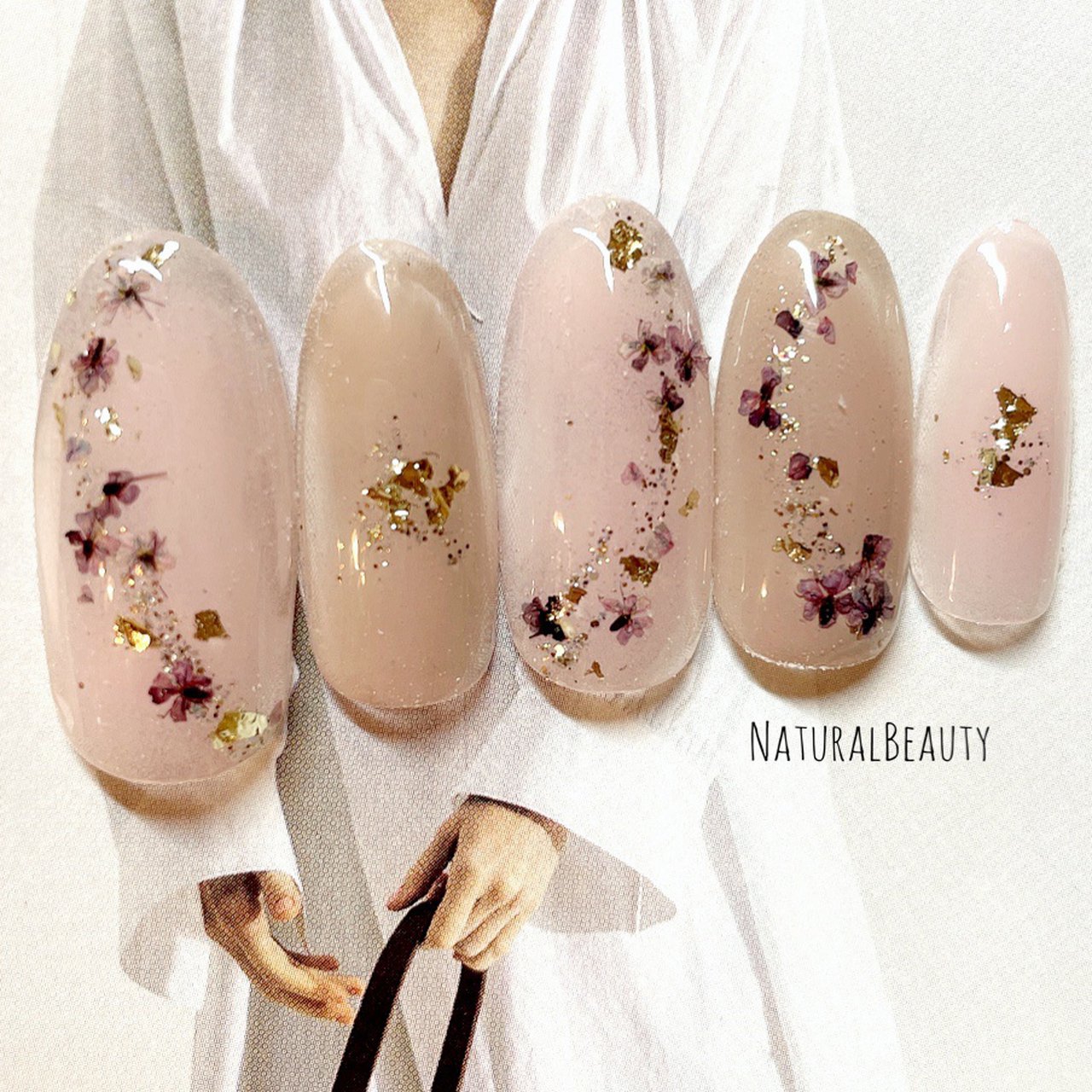 秋 ハンド 押し花 ベージュ ピンク Naturalbeautyのネイルデザイン No ネイルブック