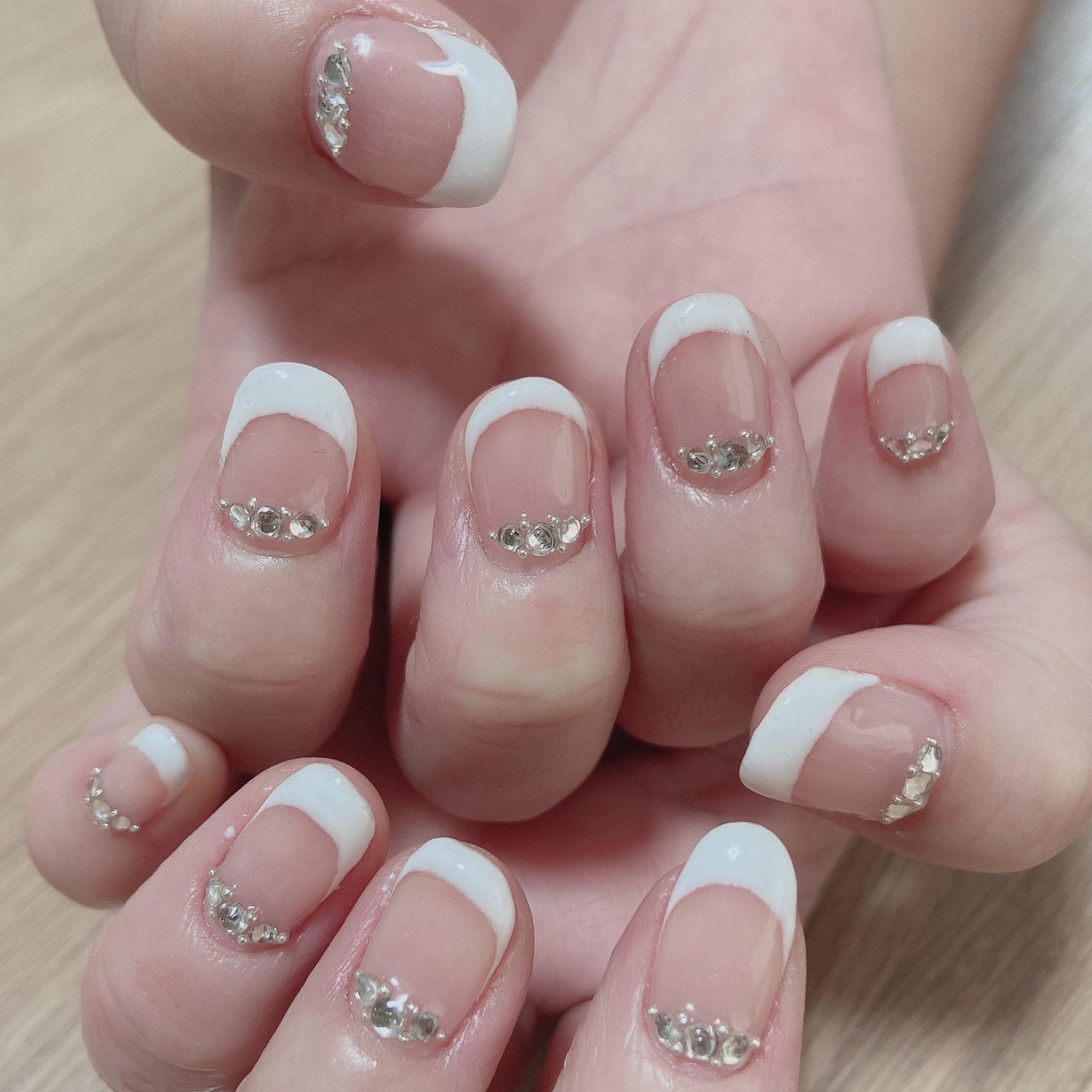 オールシーズン ハンド シンプル フレンチ ミディアム Neilunaのネイルデザイン No ネイルブック