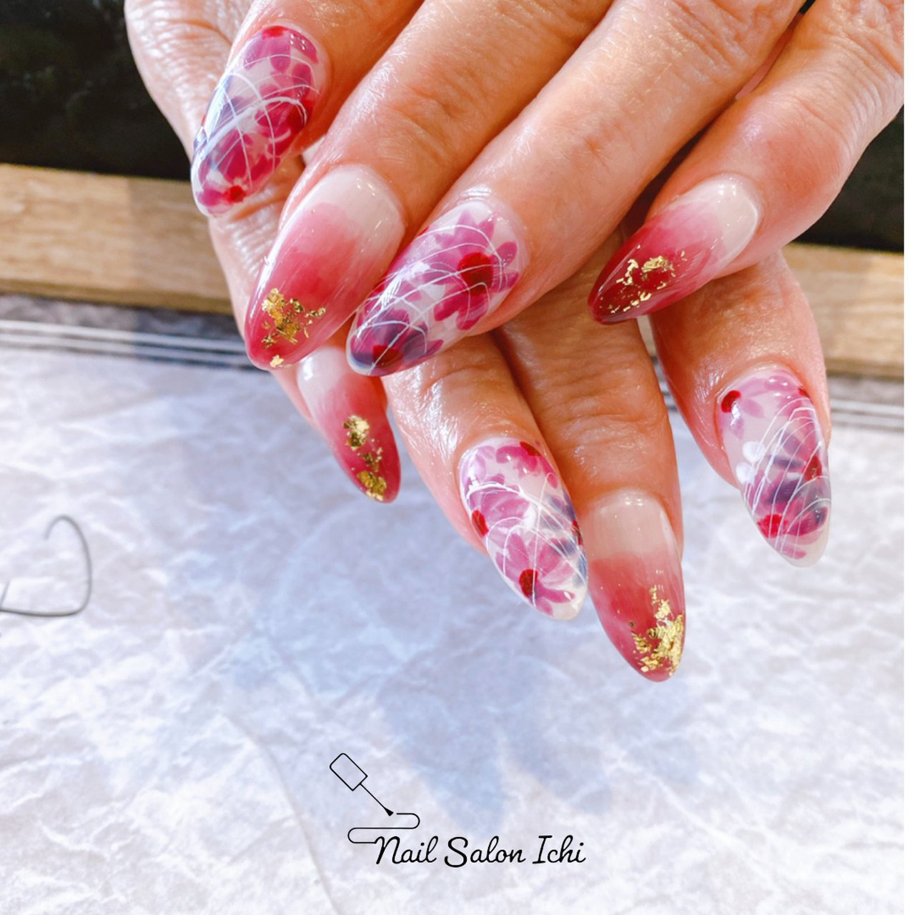 グラデーション ラメ フラワー レッド ボルドー Ichiのネイルデザイン No ネイルブック