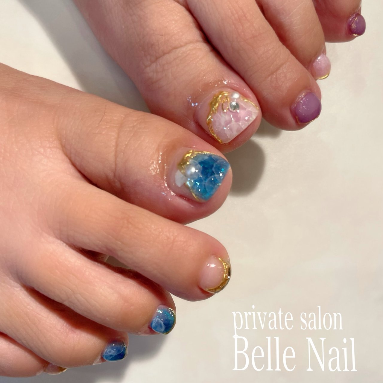 春 夏 オールシーズン フット ホログラム Belle Nail Akiのネイルデザイン No ネイルブック