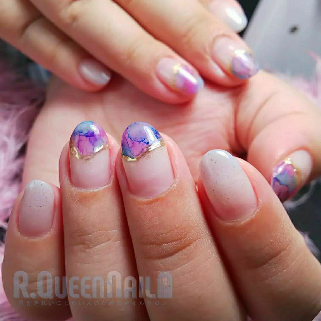 ライブ デート 女子会 ハンド 変形フレンチ 今村しほり 千葉 R Queennailのネイルデザイン No ネイルブック