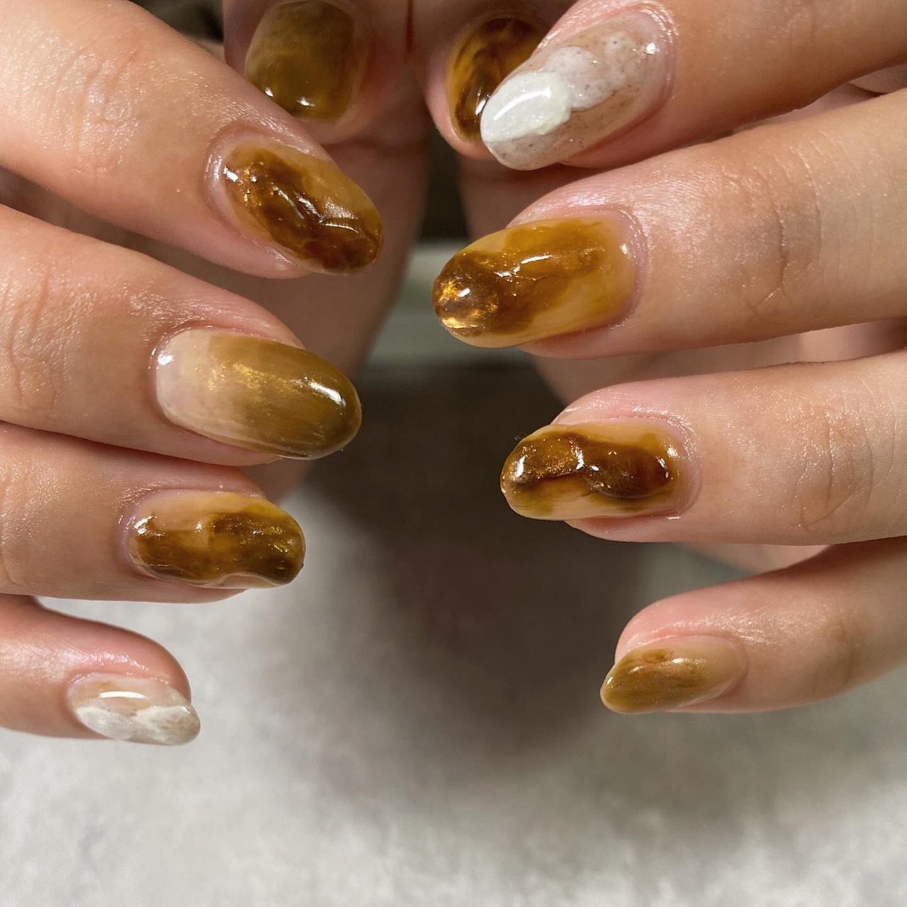 秋 ニュアンス ベージュ ブラウン Emma S Nail エマズネイル のネイルデザイン No ネイルブック