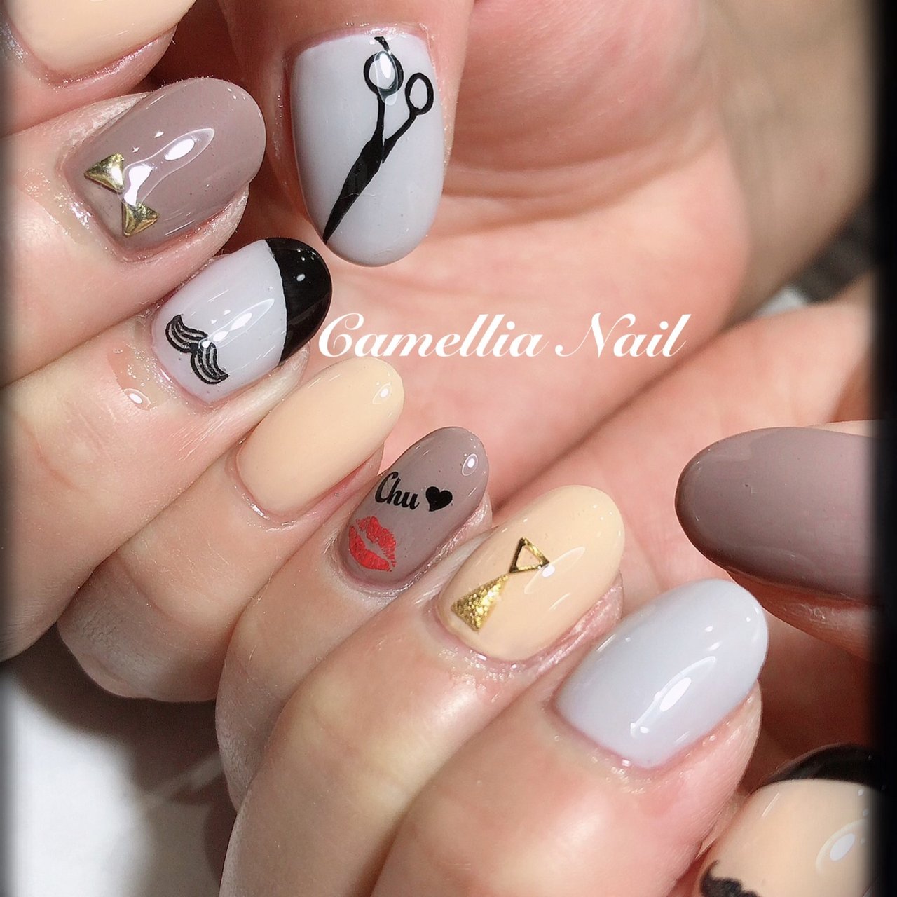 オールシーズン ハンド ショート ベージュ グレージュ Camellia Nailのネイルデザイン No ネイルブック
