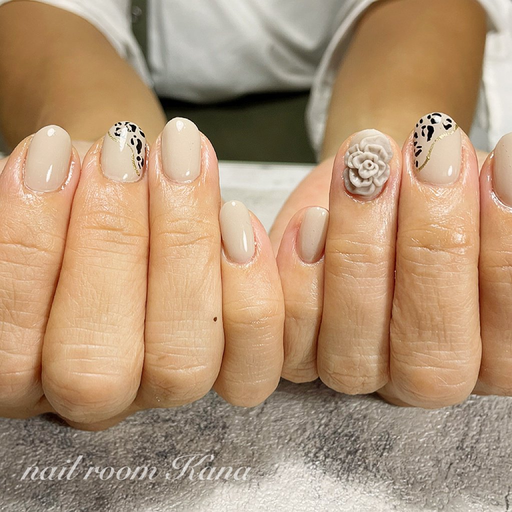 秋 冬 ハンド ワンカラー フラワー Nail Room Kanaのネイルデザイン No ネイルブック