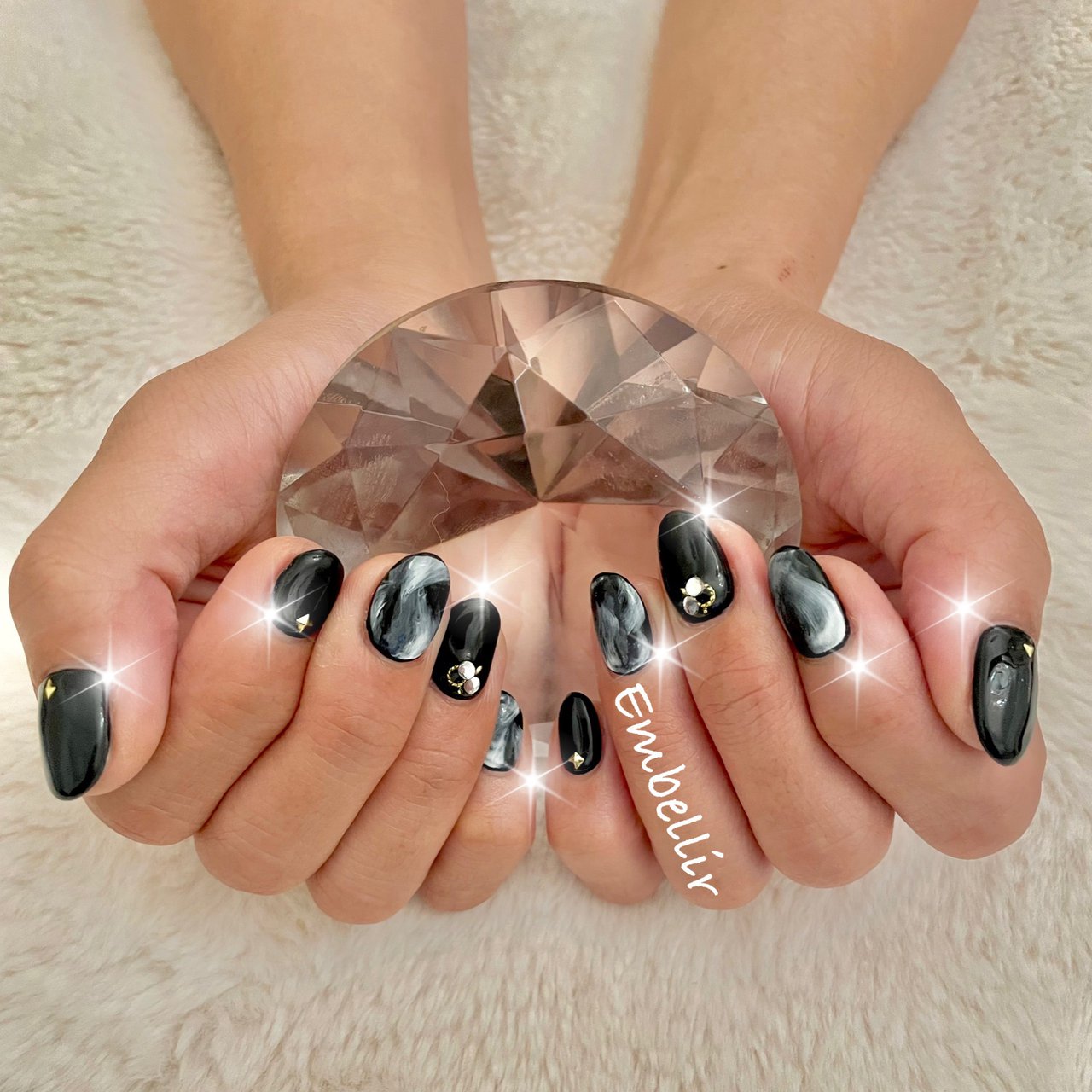 秋 冬 ハンド マーブル ミディアム Nozomi Embellir のネイルデザイン No ネイルブック