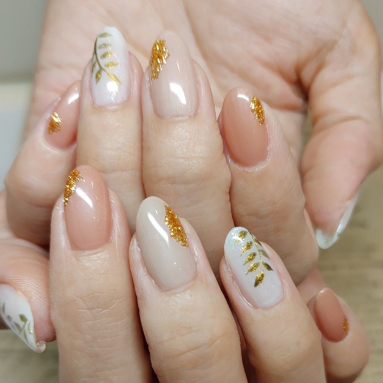 秋 冬 オールシーズン ハンド ボタニカル Boutique De Nails Ciel ブティークドゥネイルズ シエルのネイル デザイン No ネイルブック