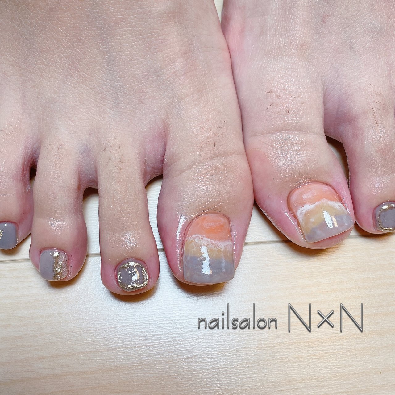 夏 秋 フット ラメ ニュアンス Nail Salon N N Naoのネイルデザイン No ネイルブック