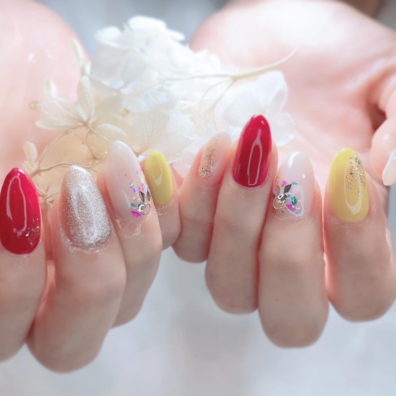 シェル レッド イエロー グリーン Nailandbeautyアンドネイルアンドビューティーのネイルデザイン No ネイルブック