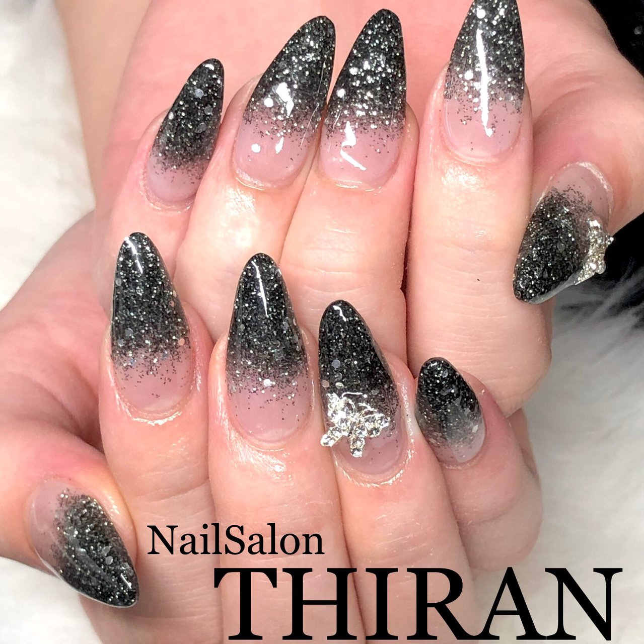 オールシーズン ハンド グラデーション ホログラム ラメ Nailsalon Thiranのネイルデザイン No ネイルブック