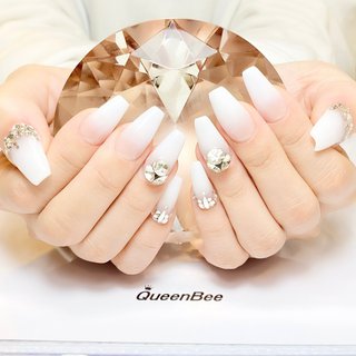 ロング スカルプチュア 白グラデーションのネイルデザイン ネイルブック