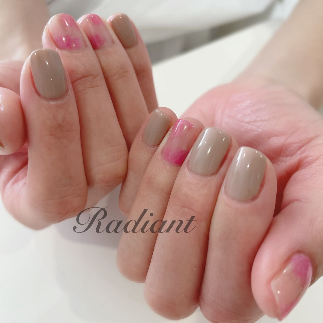 秋 ハンド シンプル ニュアンス ショート Radiant Nail Beutyのネイルデザイン No ネイルブック