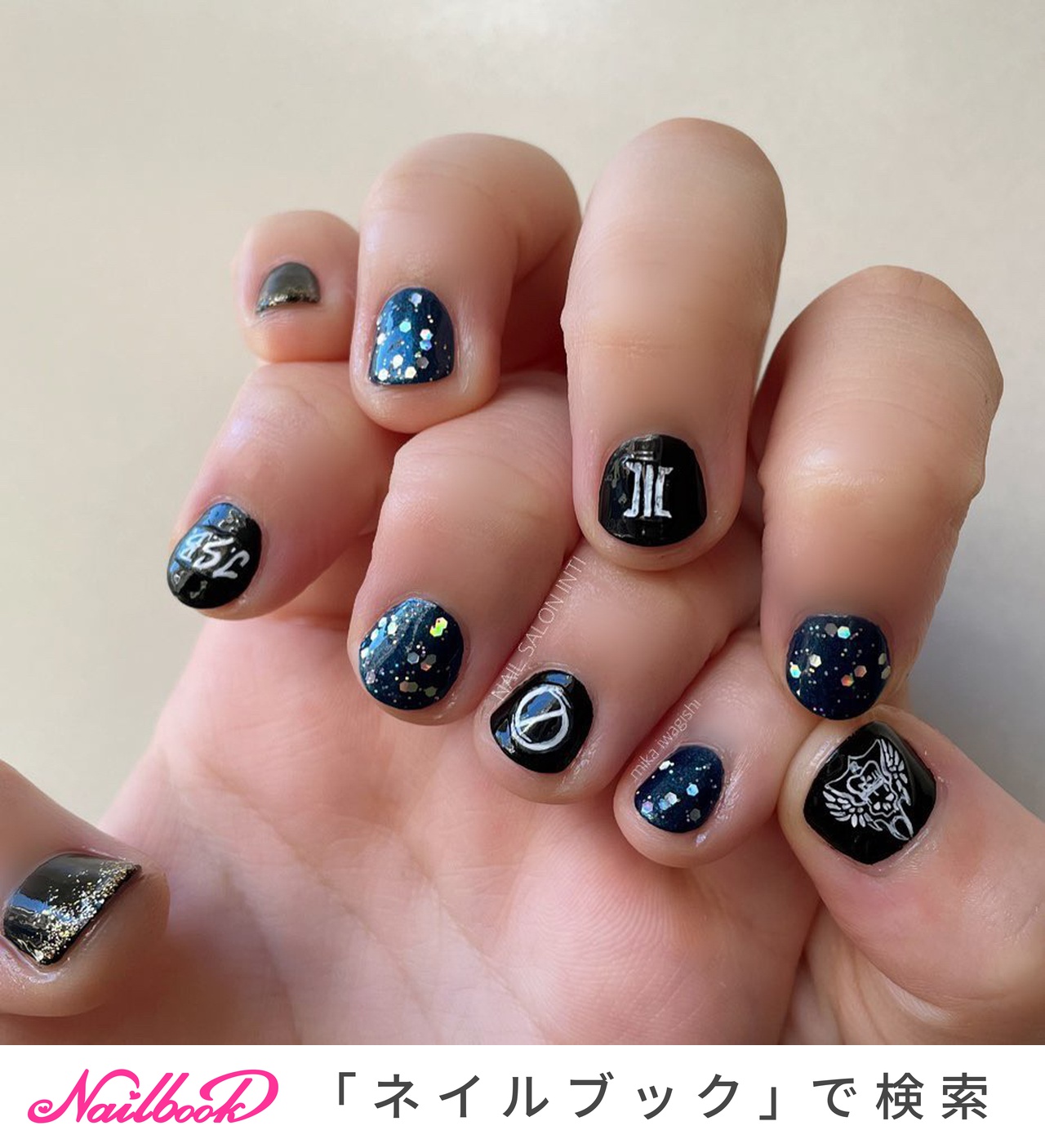ブルー ブラック マニキュアのネイルデザイン ネイルブック