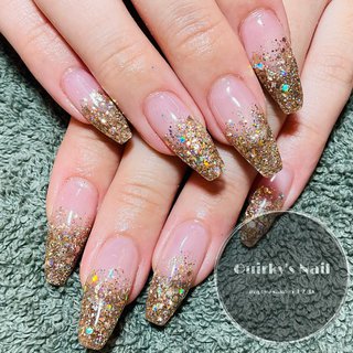 ゴールドラメグラデーションのネイルデザイン ネイルブック