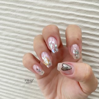 #シェルネイル #ニュアンス 
#シルバーミラーネイル 
#右手
#秋ネイル 
#大人ネイル 
#淡水パール 
#クリアネイル
#ショートスクエア #秋 #ハンド #シンプル #ホログラム #シェル #ミラー #ミディアム #グレー #シルバー #ジェルネイル #セルフネイル #_nail_nail_nail_nail #ネイルブック