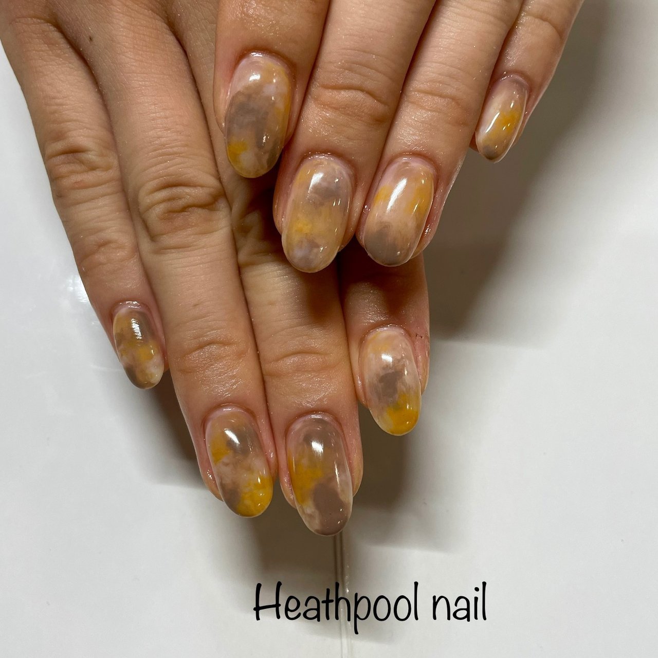 ハンド タイダイ ニュアンス ホワイト イエロー Heathpoolnailのネイルデザイン No ネイルブック