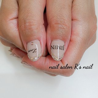 イニシャル(英字)/ガラスフレンチネイルのネイルデザイン｜ネイルブック