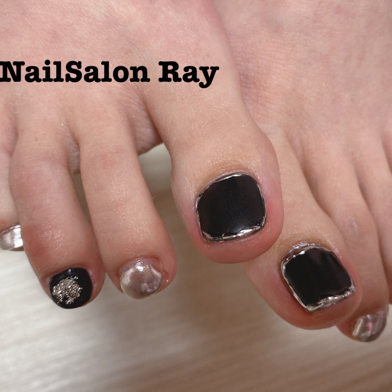 秋 冬 フット シンプル ブラック Nailsalon Rayのネイルデザイン No ネイルブック