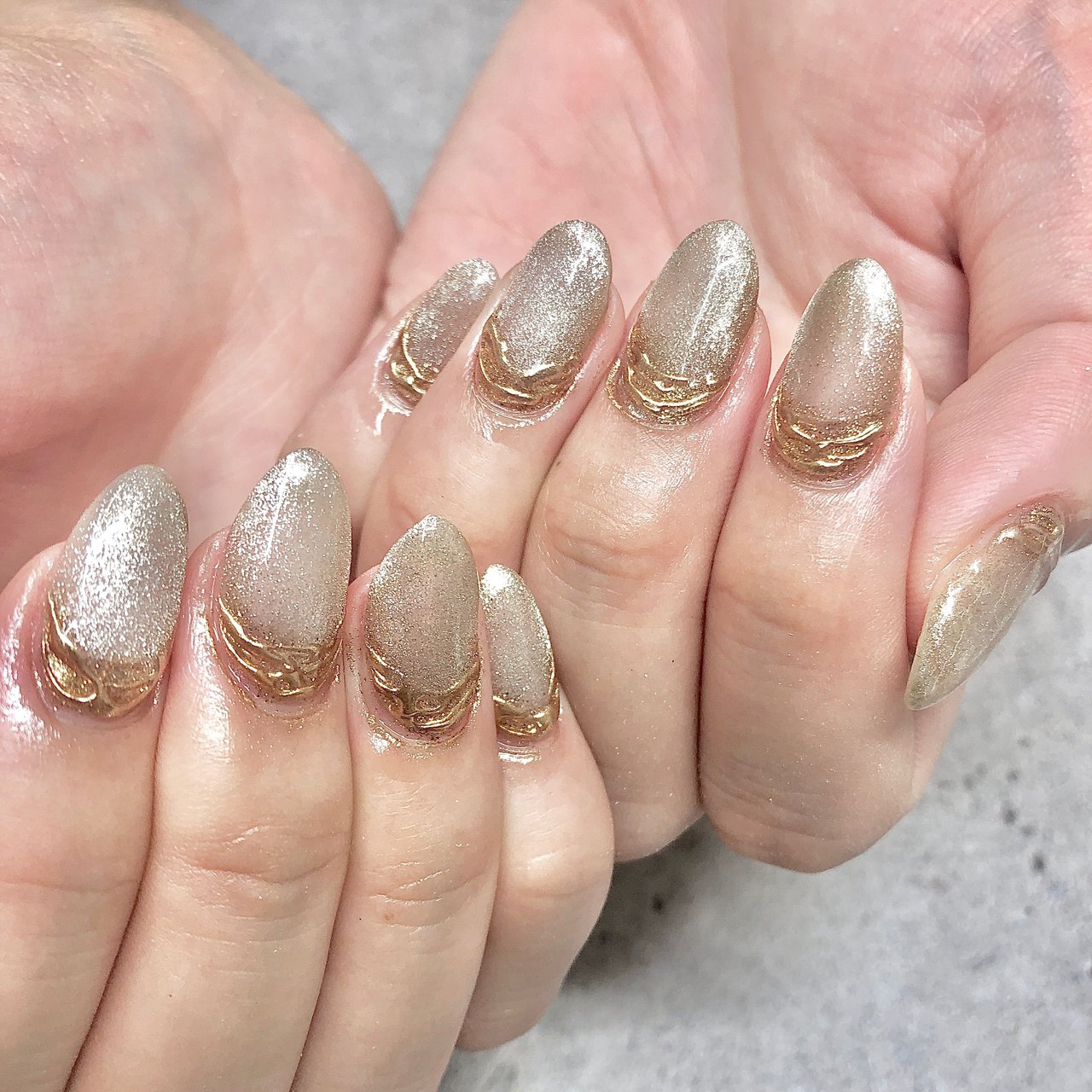 ゴールド Crystal R Nail Salon のネイルデザイン No ネイルブック